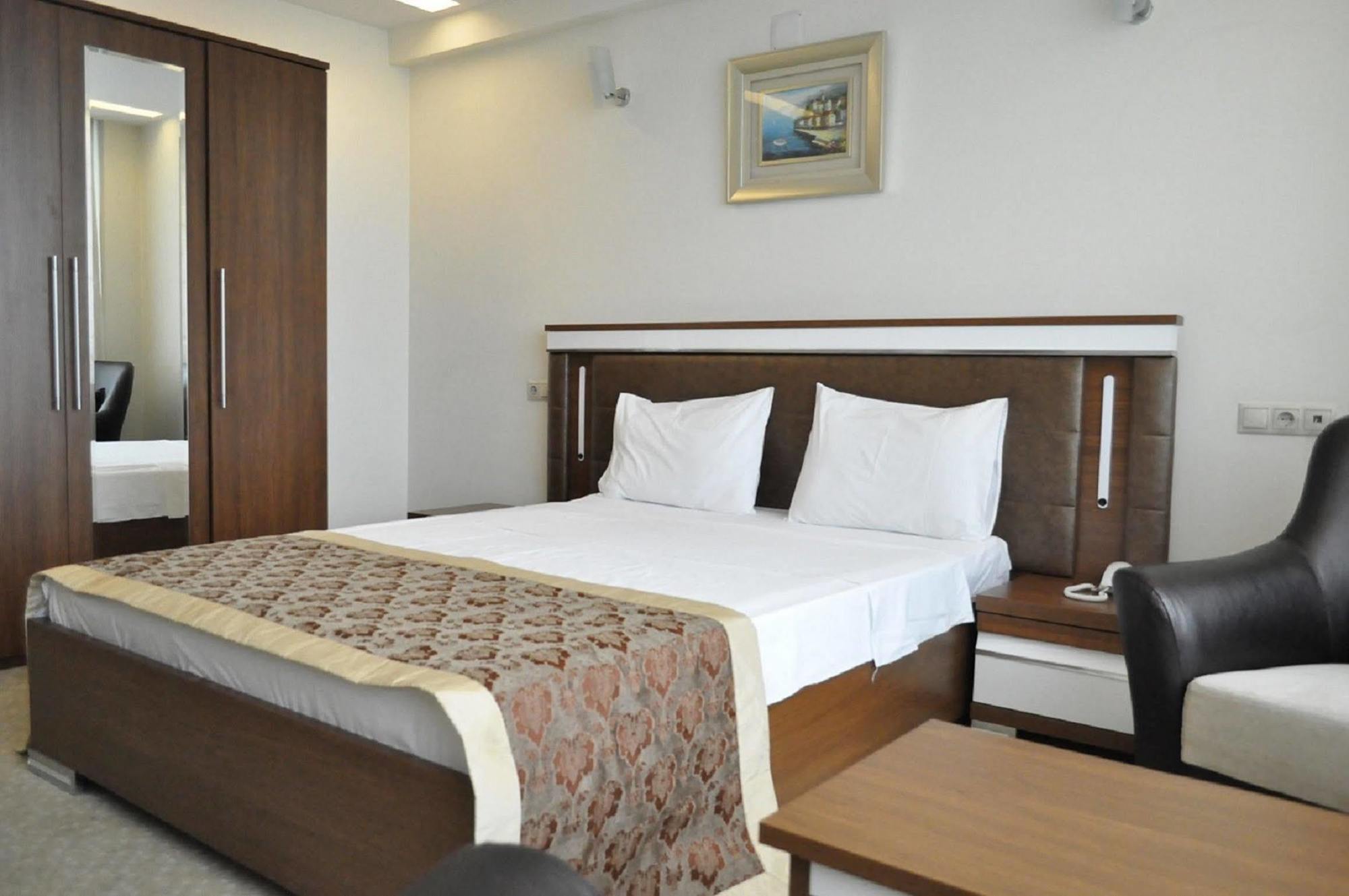 Ts Gold Otel Trabzon Exteriör bild